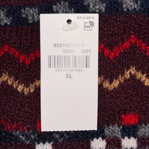 Old Navy Men’s Crew-Neck Sweater - Picture 6 of 6